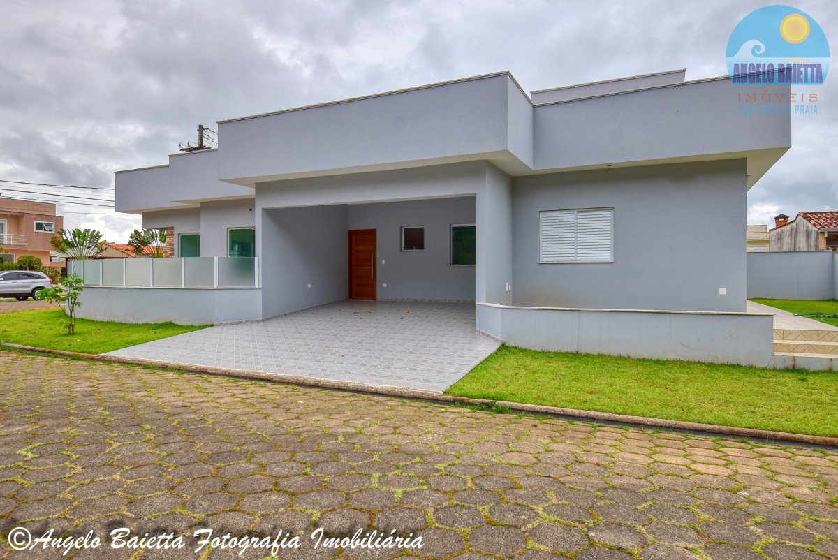 Casa á venda no condomínio Jardim Três Marias Em Peruíbe