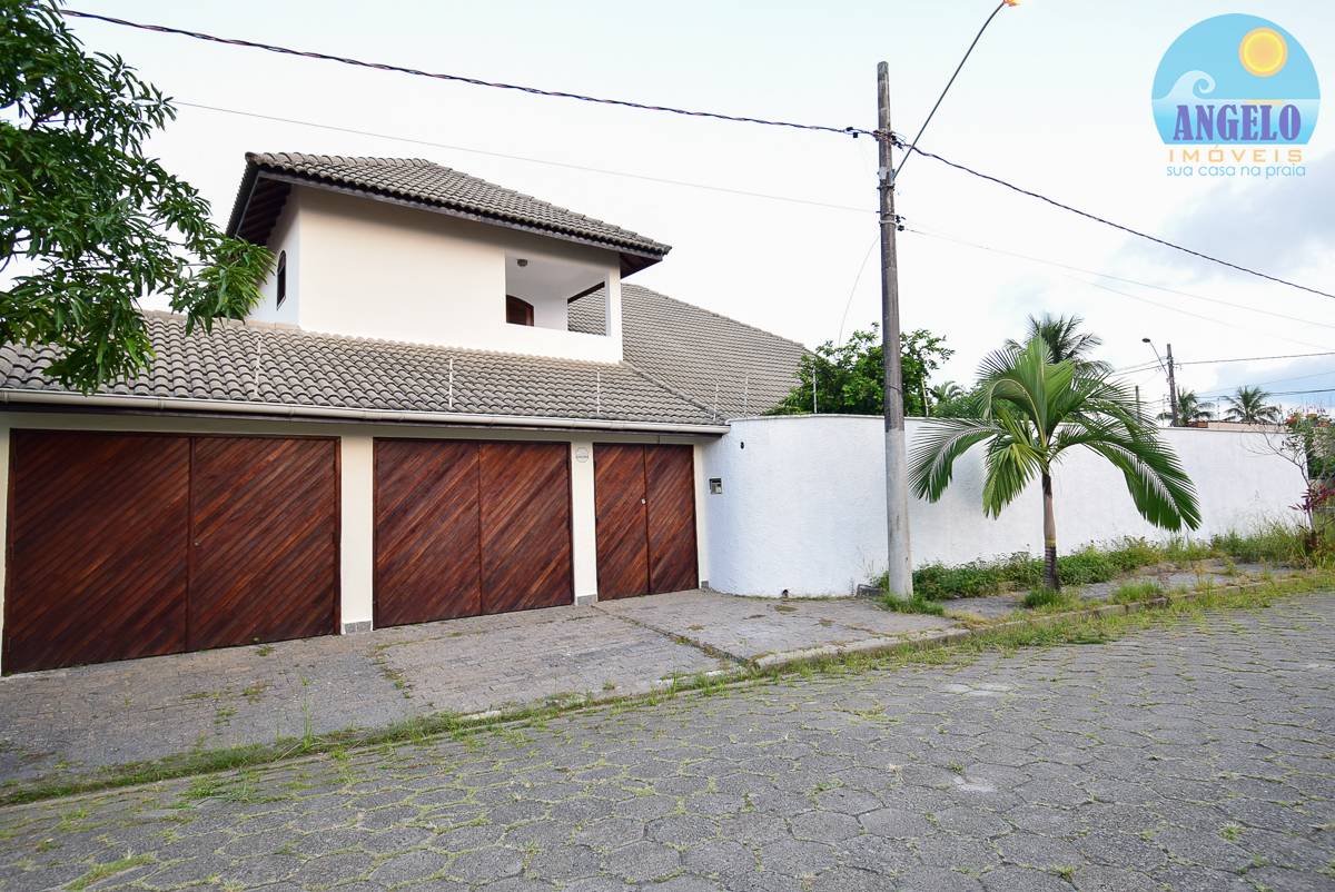Casa para venda no bairro Florida em Peruibe, até 200 metros da praia
