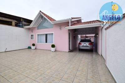 Casa para venda no bairro Centro em Peruibe