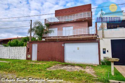Sobrado Triplex á venda no bairro Oásis em Peruíbe
