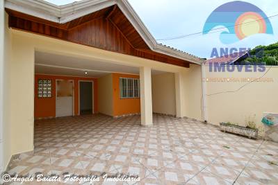 Casa para locação no bairro Centro em Peruíbe