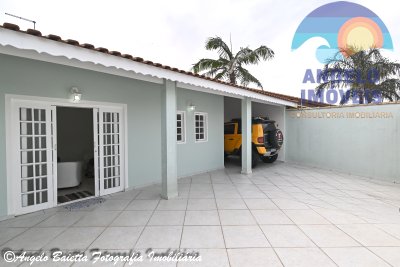 Casa á venda no bairro Oásis em Peruíbe
