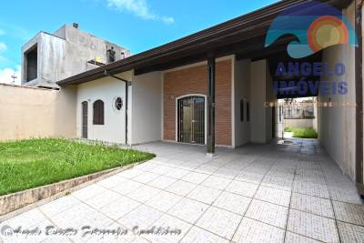 Casa á venda no bairro Arpoador em Peruíbe