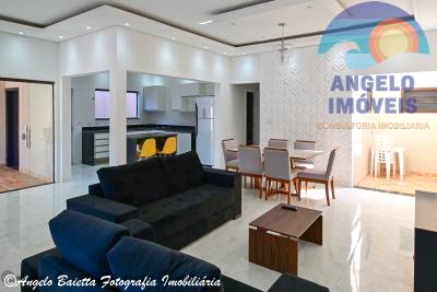 Casa lado praia, piscina, 3 suítes, á venda no bairro Samburá em Peruíbe