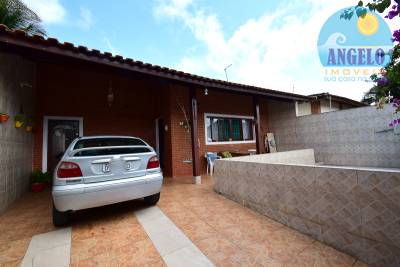 Casa com piscina, 3 dormitorios em Peruibe, entre 400 e 800 metros da praia