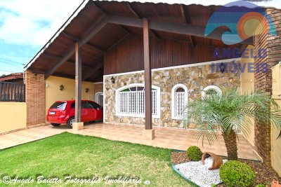 Casa á venda no bairro Oásis em Peruíbe