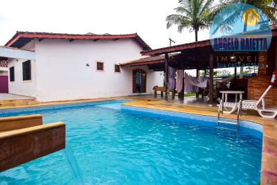 Casa á venda no bairro Icaraiba em Peruíbe, á 200 metros da praia