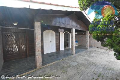 Casa á venda no bairro Oásis em Peruíbe