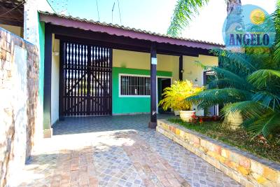 Casa á venda no bairro Samburá em Peruíbe